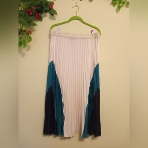 Elegant Teal, Cream, and Black Colorblock Midi Pleated Skirt